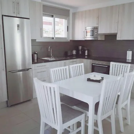 Dom wakacyjny Idaira Adosado Con Piscina A Estrenar-wifi Palm-mar